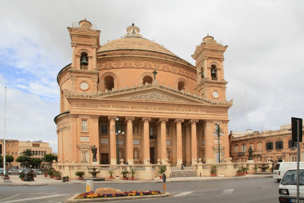 Kirchliche Schulen in Malta und Gozo 2 Malta Mosta Triq il Kbira Rotunda 01 ies 1