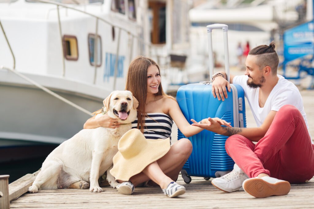 Want To Bring Your Pet To Malta? Avoid This €3,700 Fine 2 happy family with pregnant woman dog